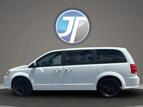 Used 2019 Dodge Grand Caravan SE FWD image 12