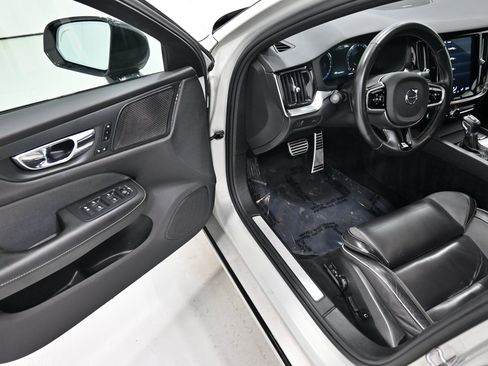 Used 2019 Volvo S60 T6 R-Design AWD/4WD image 4