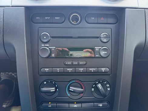 Used 2006 Ford Mustang GT RWD image 17