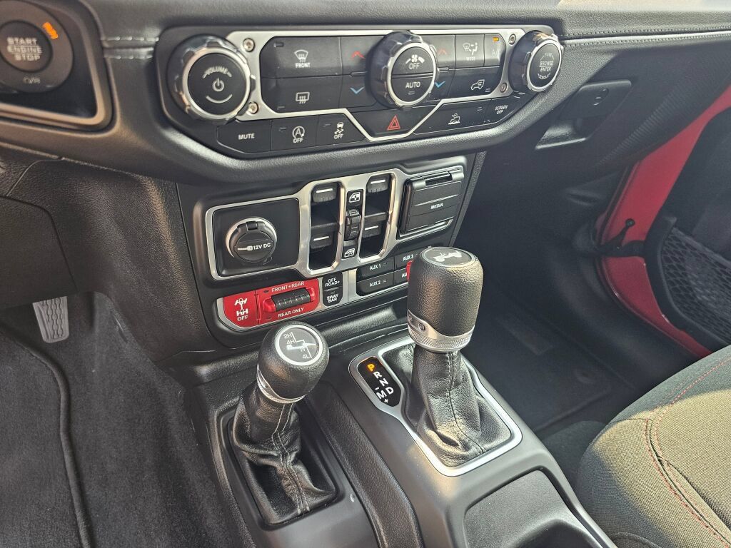 Used 2024 Jeep Wrangler Unlimited Rubicon AWD/4WD image 24