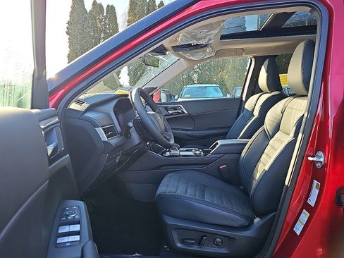 New 2026 Mitsubishi Outlander SE image 9