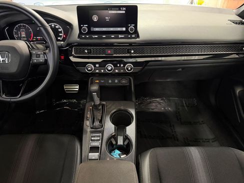 Used 2025 Honda Civic Sport image 37