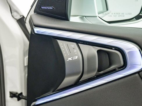 Used 2025 BMW X3 xDrive30i w/ Convenience Package image 15