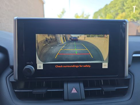 Certified 2025 Toyota RAV4 LE AWD/4WD image 21