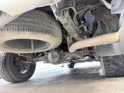 Used 2013 Toyota Tundra 4x4 Double Cab w/ Tow Pkg image 9