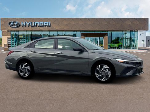New 2025 Hyundai Elantra Sport FWD image 10