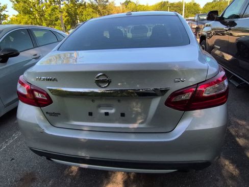 Used 2016 Nissan Altima 2.5 SV w/ Convenience Package FWD image 4