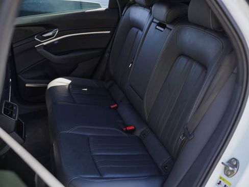 Used 2023 Audi e-tron Premium Plus image 24