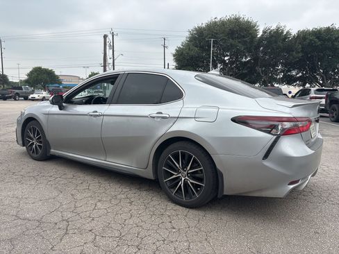 Used 2024 Toyota Camry SE FWD image 4