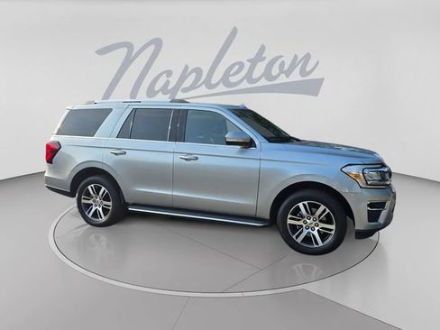 Used 2023 Ford Expedition Limited RWD image 3