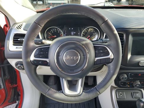 Used 2019 Jeep Compass Latitude FWD image 20