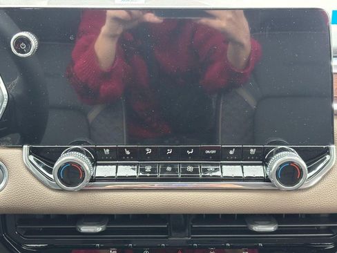 New 2026 GMC Canyon Denali w/ LPO, Denali Black Edition image 13