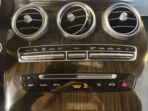 Used 2016 Mercedes-Benz GLC 300 4MATIC image 16