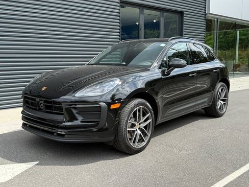 Certified 2026 Porsche Macan AWD/4WD image 1