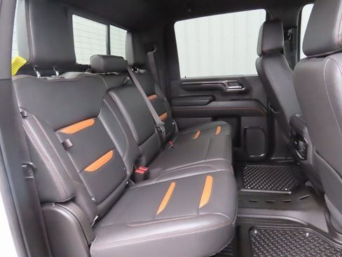 Used 2024 GMC Sierra 2500 AT4 w/ AT4 Preferred Package image 30