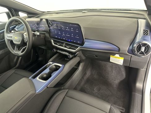 Used 2026 Chevrolet Equinox EV LT w/ LPO, Blackout Package FWD image 31