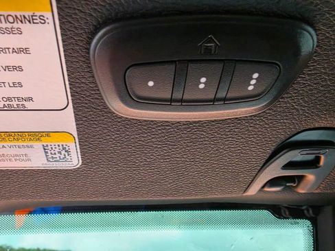 Used 2025 Jeep Gladiator Sport AWD/4WD image 18