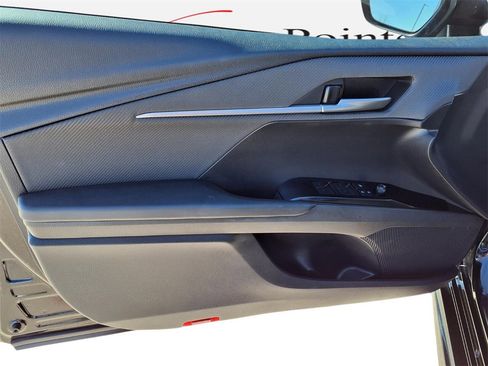 Used 2025 Toyota Camry SE image 12