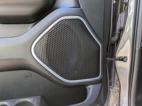 Used 2020 RAM 1500 Laramie image 15