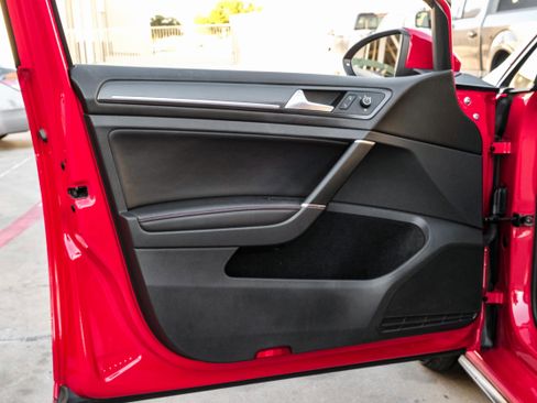 Used 2018 Volkswagen GTI SE w/ SE Leather Package image 42