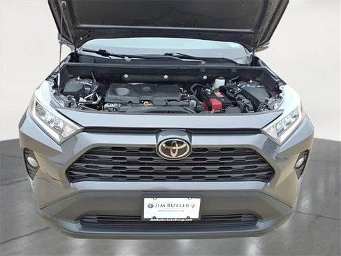 Used 2020 Toyota RAV4 XLE image 22