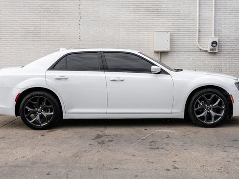 Used 2022 Chrysler 300 S RWD image 4