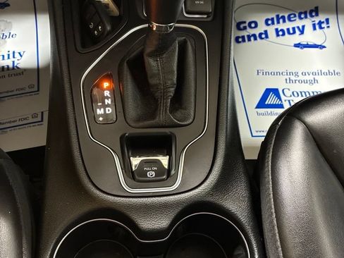 Used 2019 Jeep Cherokee Latitude Plus FWD image 20