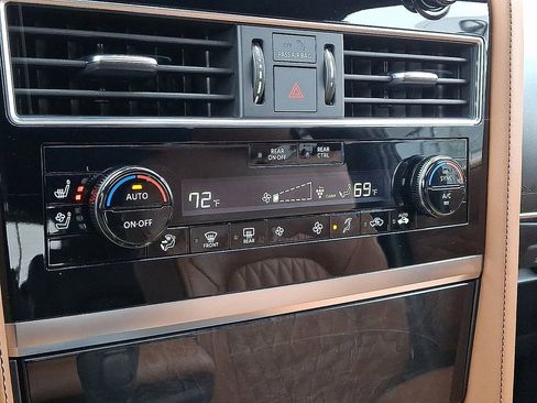 Used 2024 INFINITI QX80 Sensory w/ Cargo Package image 10