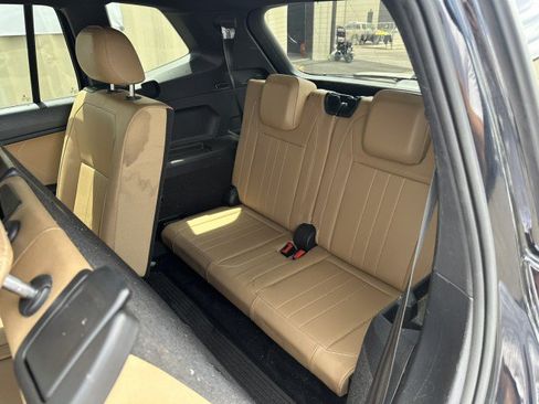 Used 2022 Volkswagen Tiguan SE FWD image 8