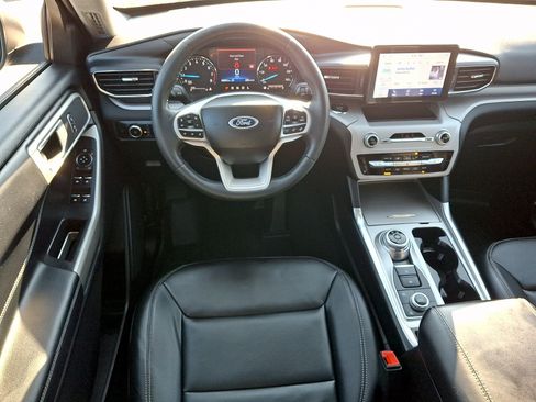 Certified 2023 Ford Explorer XLT w/ Equipment Group 202A AWD/4WD image 10