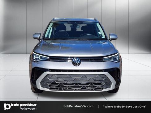 Used 2025 Volkswagen Taos SE image 24