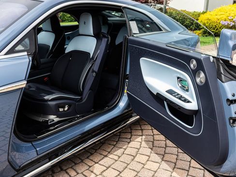 Used 2025 Rolls-Royce Spectre w/ Leather Finishing Pack AWD/4WD image 42
