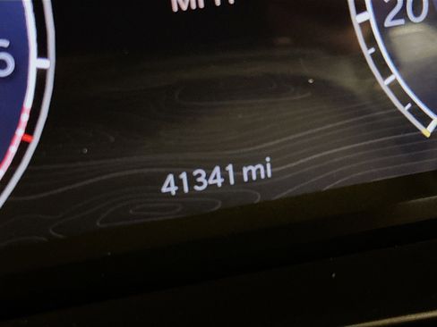 Used 2024 Jeep Grand Cherokee L Limited w/ Luxury Tech Group II image 19