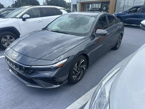Used 2024 Hyundai Elantra Limited FWD image 1