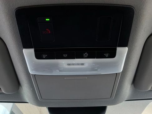 Used 2025 Nissan Sentra SV FWD image 16