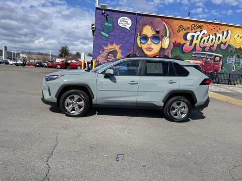 Used 2023 Toyota RAV4 XLE w/ Convenience Package image 2