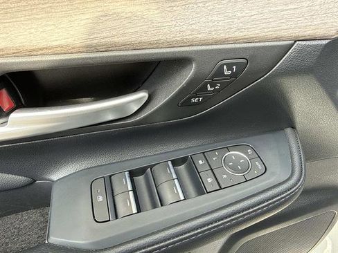 Used 2024 Toyota Grand Highlander AWD image 12