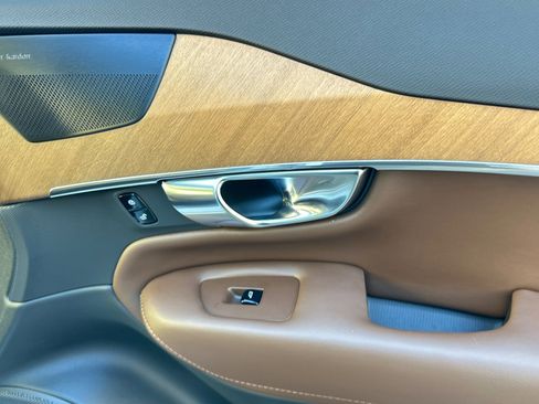 Certified 2025 Volvo XC90 B5 Plus w/ Protection Package Premier image 20