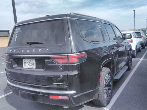 Used 2024 Jeep Wagoneer Series II w/ Flexible Seating Group image 2