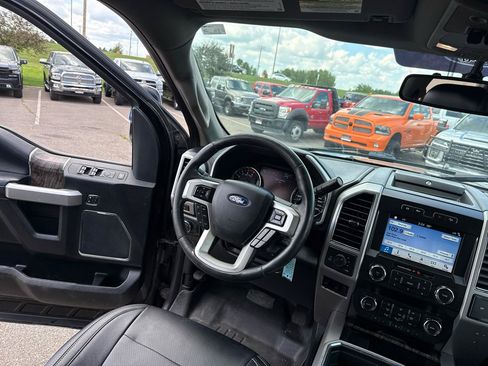 Used 2019 Ford F250 Lariat w/ FX4 Off-Road Package AWD/4WD image 23