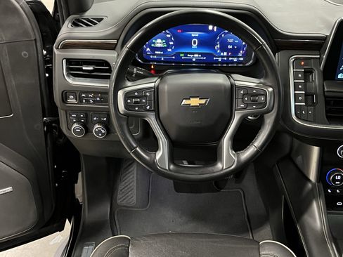 Used 2023 Chevrolet Suburban Premier image 12