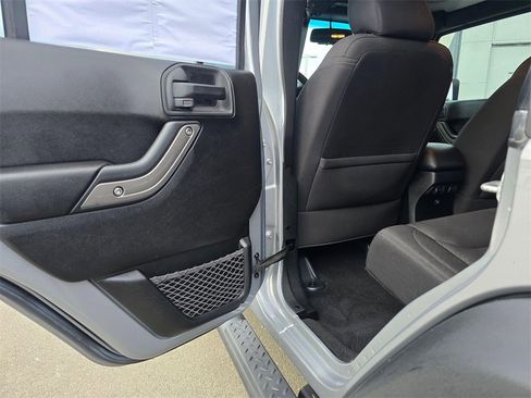 Used 2013 Jeep Wrangler Unlimited Sport image 14