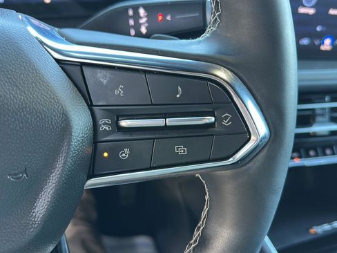 Used 2024 Chevrolet Traverse LT w/ Enhanced Driving Package image 35