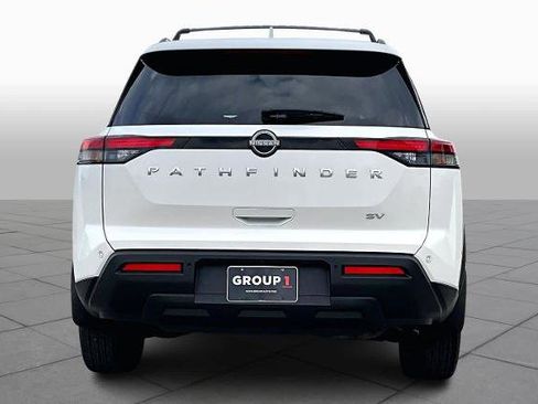 Certified 2024 Nissan Pathfinder SV image 4