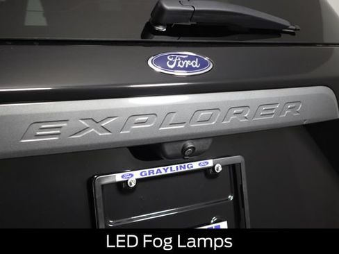 Used 2021 Ford Explorer XLT w/ Equipment Group 202A AWD/4WD image 29