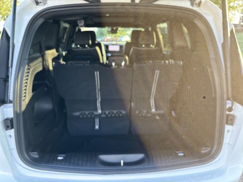 Certified 2024 Chrysler Pacifica Limited w/ S Appearance Package FWD image 36