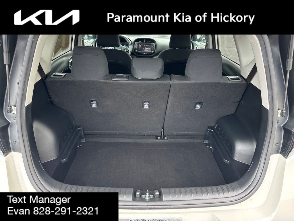 Used 2023 Kia Soul LX w/ Option Group 015 FWD image 11