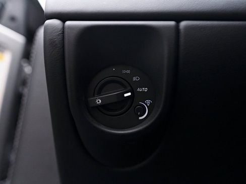 Used 2016 Aston Martin DB9 GT image 88