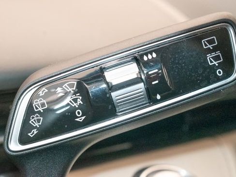 Used 2024 Lincoln Nautilus Premier AWD/4WD image 26