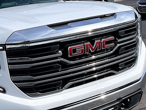 Used 2025 GMC Sierra 1500 SLT image 34